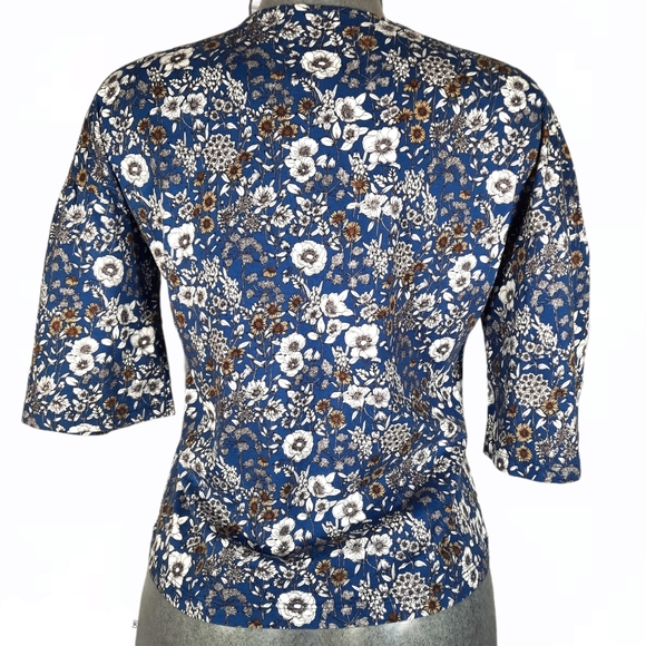 Uniqlo navy blue floral print t-shirt size xs - Picture 2 of 11